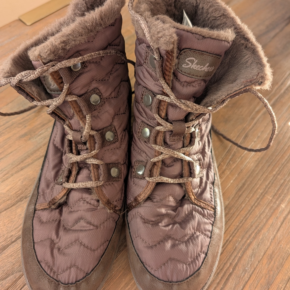 Skechers Light Brown Winter Boots with Furry Lining and Rugged Design